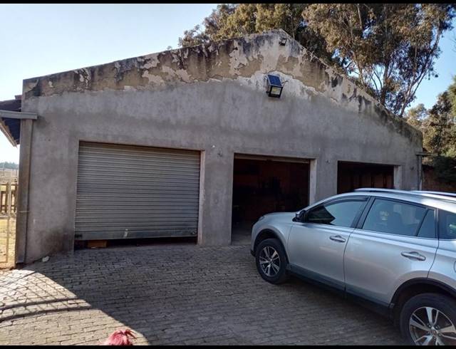 FARM FOR SALE IN WALKER'S FRUIT FARMS